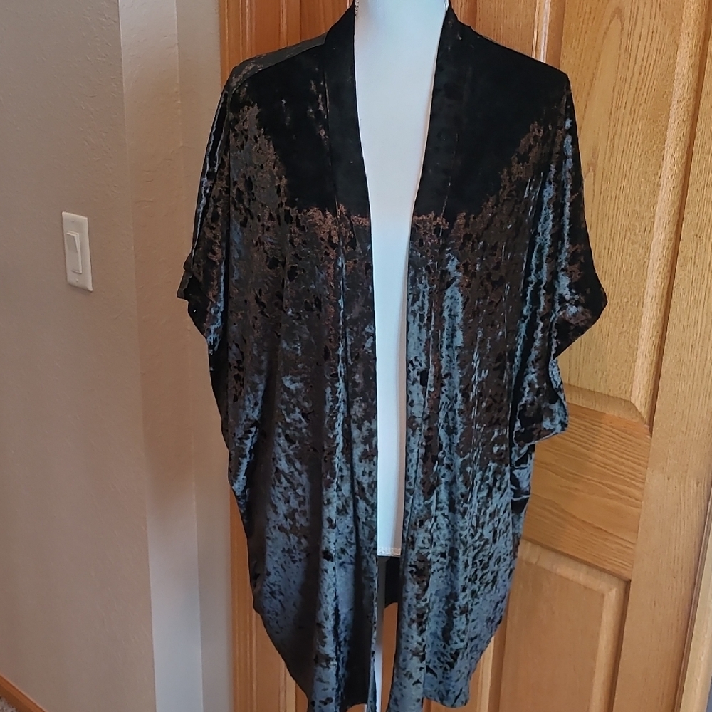 Victoria Secret XS/S Black Crushed Velvet Robe Cover-up